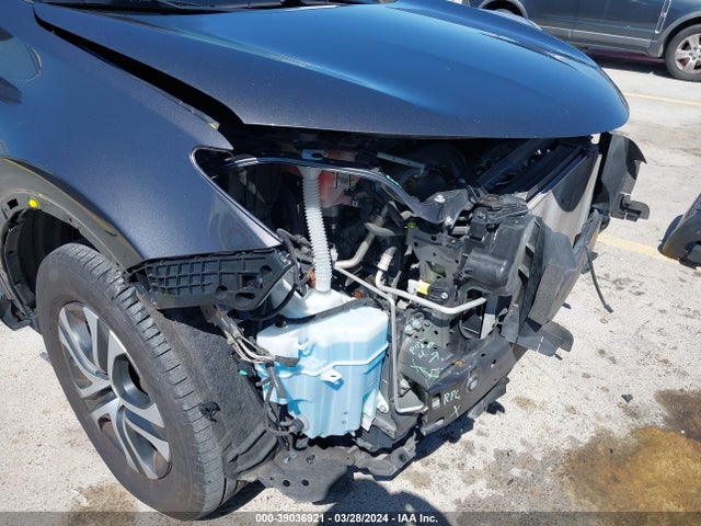 Toyota RAV4 LE 2018 JTMZFREV5JJ169182 Image 18
