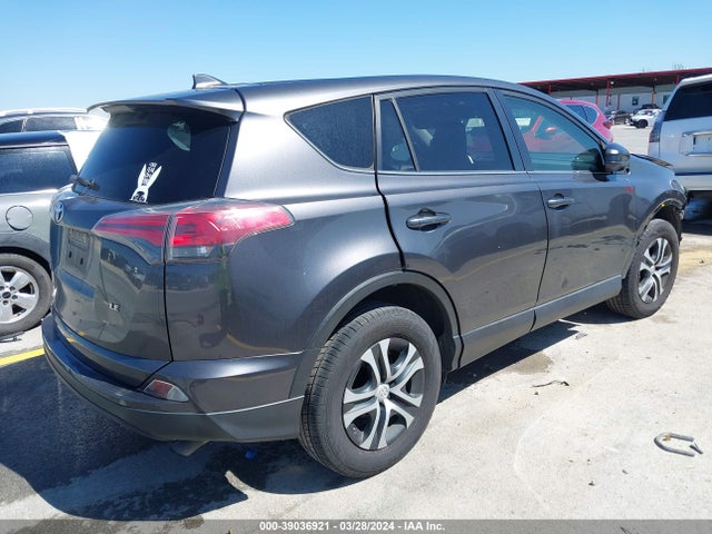 Toyota RAV4 LE 2018 JTMZFREV5JJ169182 Image 4