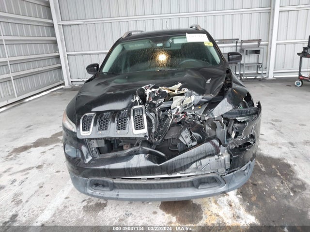 1C4PJLCB3HW523368 Jeep Cherokee Latitude Fwd