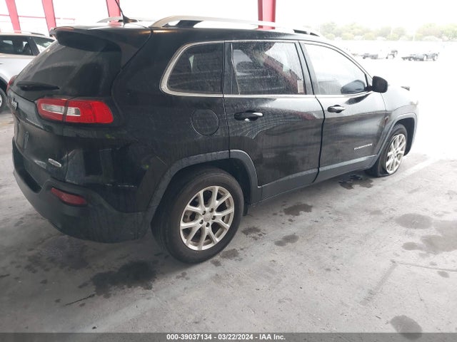 1C4PJLCB3HW523368 Jeep Cherokee Latitude Fwd