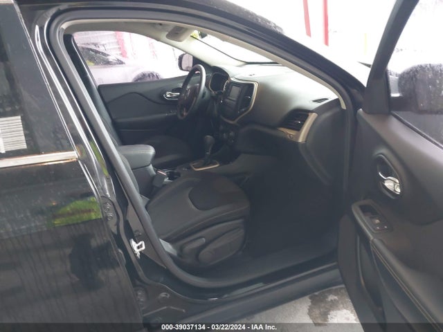 1C4PJLCB3HW523368 Jeep Cherokee Latitude Fwd