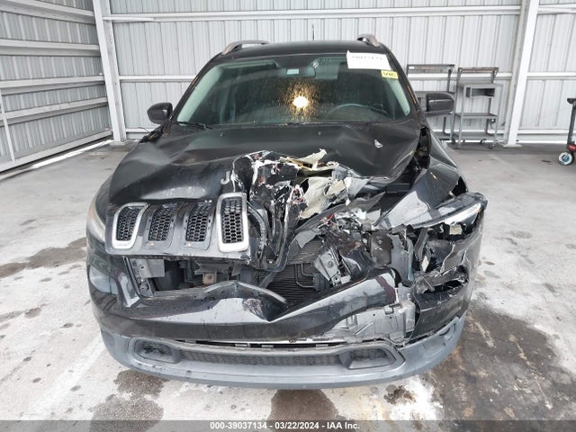 1C4PJLCB3HW523368 Jeep Cherokee Latitude Fwd