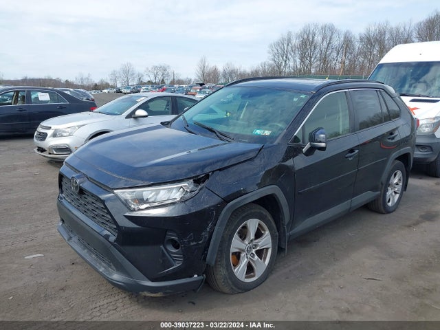 Toyota Rav4 Xle 2019 JTMP1RFV3KD030382 Image 2