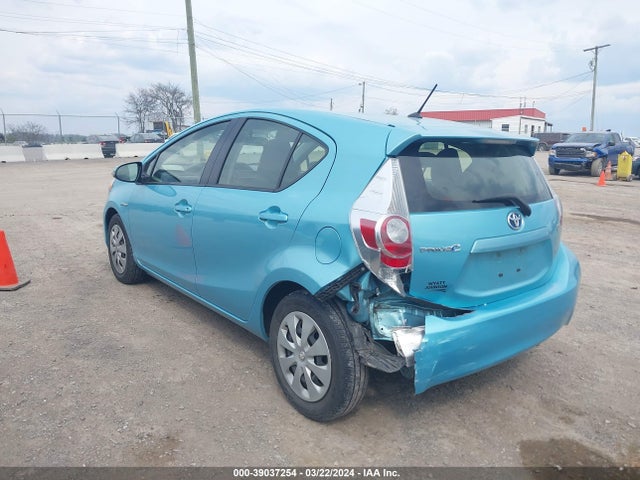Toyota Prius C One 2014 JTDKDTB33E1064458 Image 3