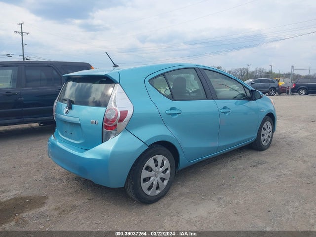 Toyota Prius C One 2014 JTDKDTB33E1064458 Image 4