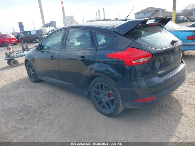 Ford FOCUS SE 2016 1FADP3K26GL358859 Image 3
