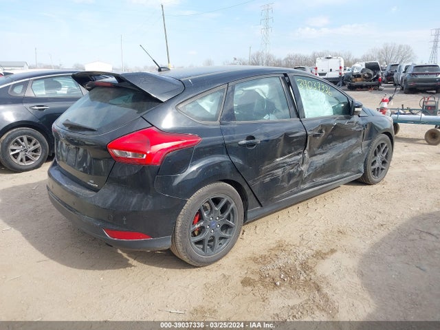 Ford FOCUS SE 2016 1FADP3K26GL358859 Image 4