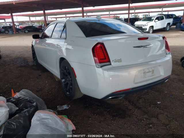 2019 CHRYSLER 300 2C3CCAAG5KH560105 Photo 2