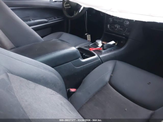 2019 CHRYSLER 300 2C3CCAAG5KH560105 Photo 4