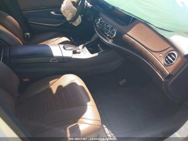 WDDUG8CB3FA115886 Mercedes-Benz S 550
