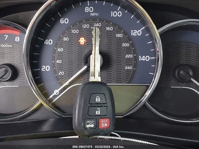 Toyota COROLLA LE 2016 5YFBURHEXGP555572 Image 11