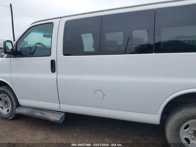 1GBWGRFAXE1143845 Chevrolet Express 2500 Lt