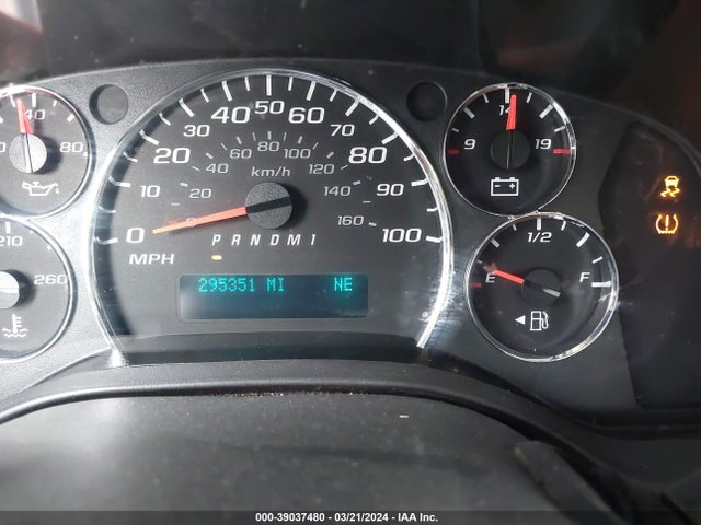 1GBWGRFAXE1143845 Chevrolet Express 2500 Lt