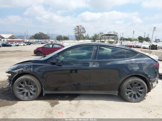 5YJYGDEE8MF092444 Tesla Model Y