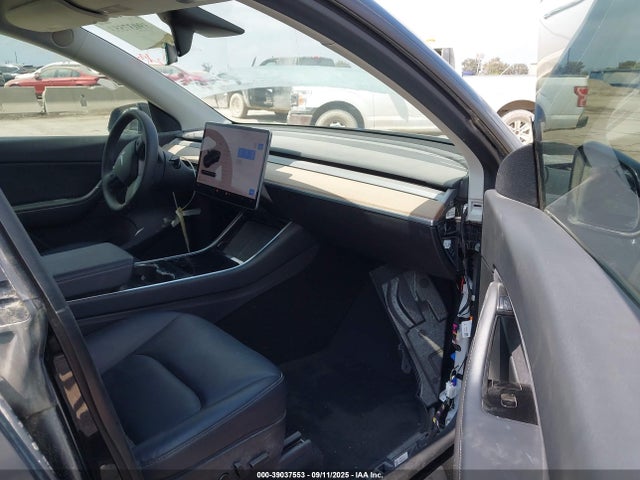 2021 TESLA MODEL Y 5YJYGDEE8MF092444 Photo 4