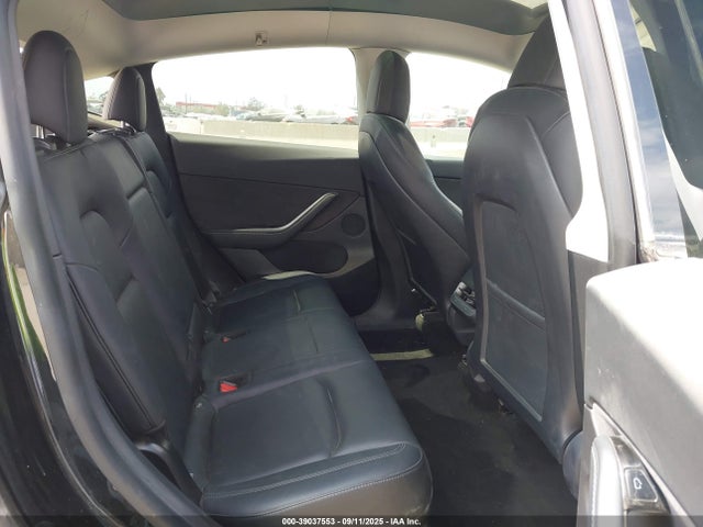 2021 TESLA MODEL Y 5YJYGDEE8MF092444 Photo 7
