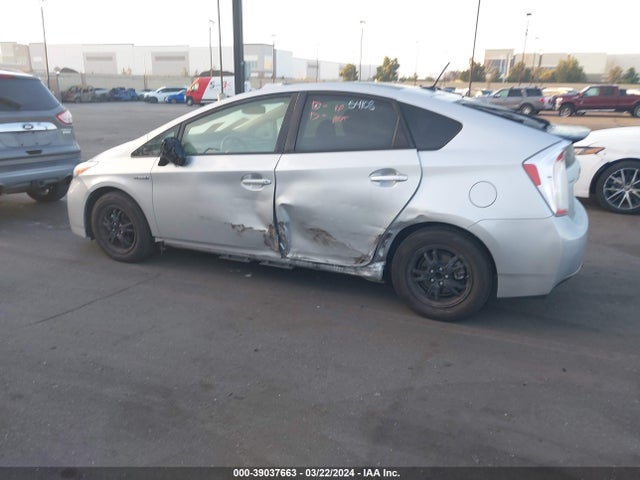 Toyota Prius Four 2015 JTDKN3DU2F2004444 Image 15