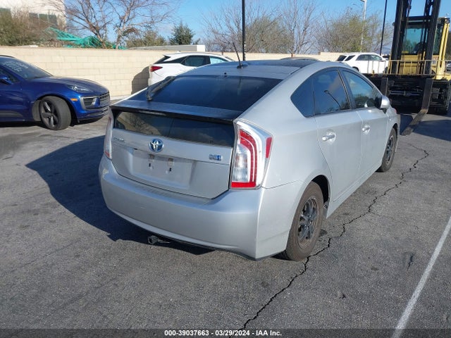 Toyota Prius Four 2015 JTDKN3DU2F2004444 Image 4