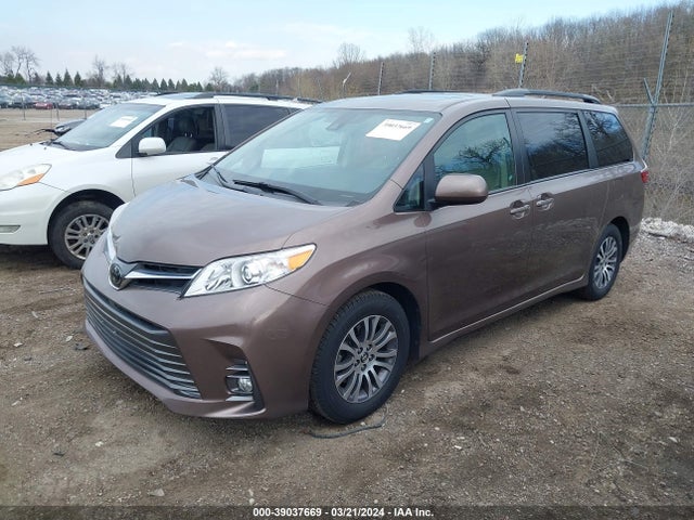 Toyota SIENNA XLE 2020 5TDYZ3DCXLS034379 Image 2
