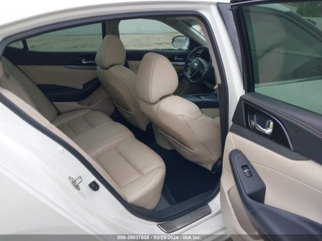 1N4AA6AP4HC378631 Nissan Maxima 3.5 Sl