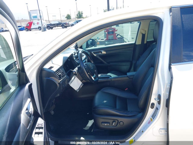 Lexus CT 200H 2016 JTHKD5BH3G2278529 Image 5