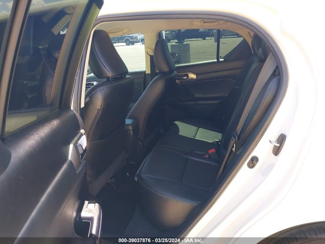 Lexus CT 200H 2016 JTHKD5BH3G2278529 Image 8