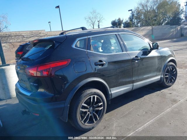 JN1BJ1CR7JW280779 Nissan Rogue Sport Sv