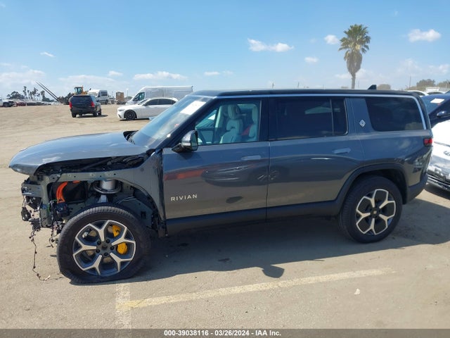 Rivian R1s Adventure 2023 7PDSGABA4PN022217 Image 15