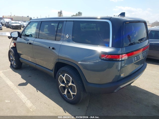 Rivian R1s Adventure 2023 7PDSGABA4PN022217 Image 3