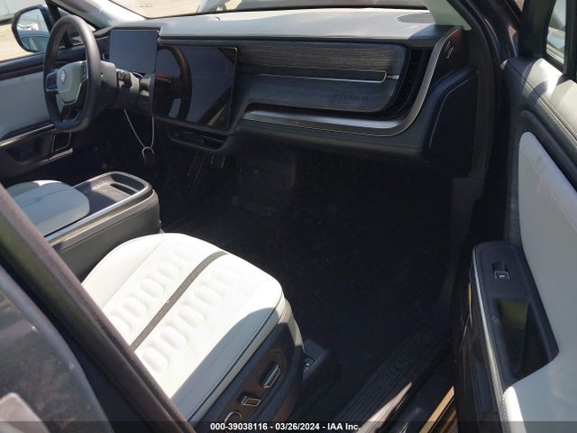 Rivian R1s Adventure 2023 7PDSGABA4PN022217 Image 5