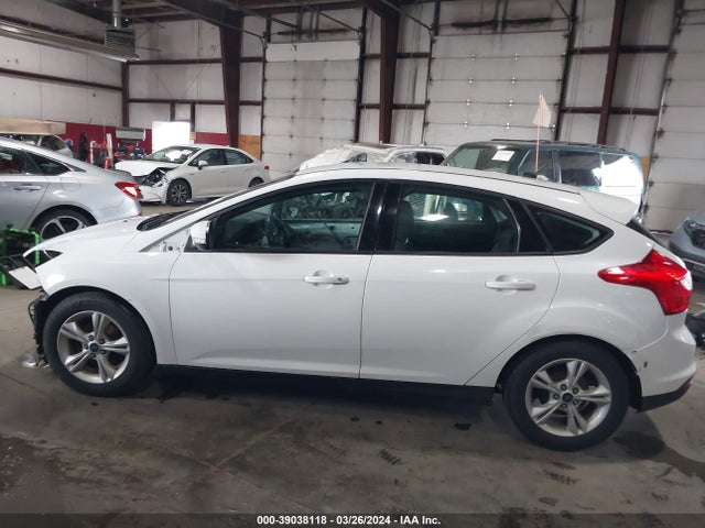 Ford FOCUS SE 2014 1FADP3K25EL463602 Image 15