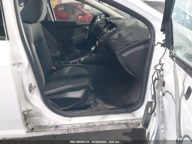 Ford FOCUS SE 2014 1FADP3K25EL463602 Image 5