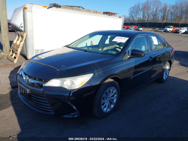 Toyota CAMRY LE 2016 4T4BF1FKXGR560683 Image 2