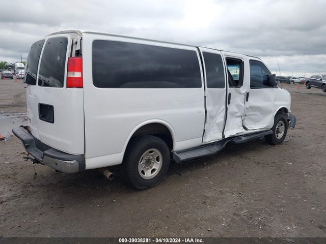 Chevrolet Express 3500 Lt 2015 1GBZG1FF6F1277442 Image 4