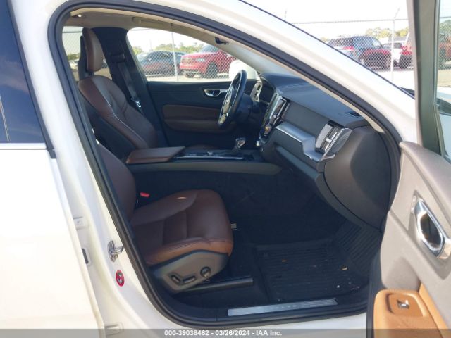 LYV102RK0JB097645 Volvo Xc60 T5 Momentum