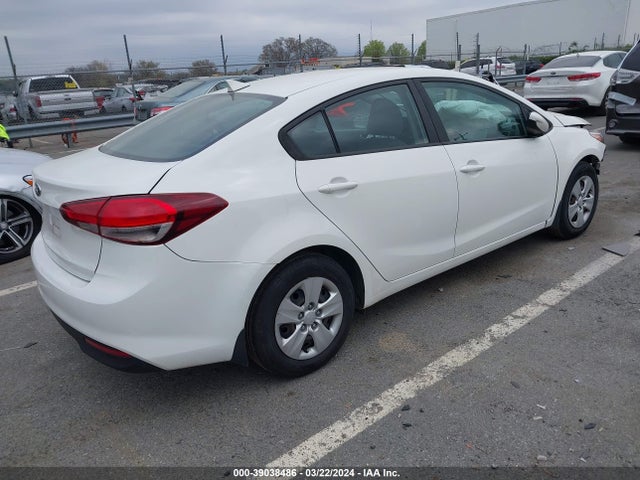 KIA FORTE LX 2017 3KPFK4A7XHE120107 Image 4