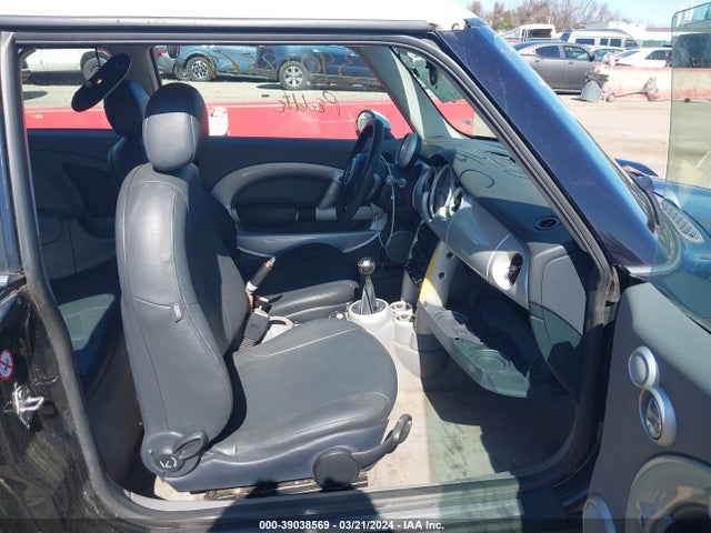 2002 MINI COOPER WMWRC334X2TC31195 Photo 4