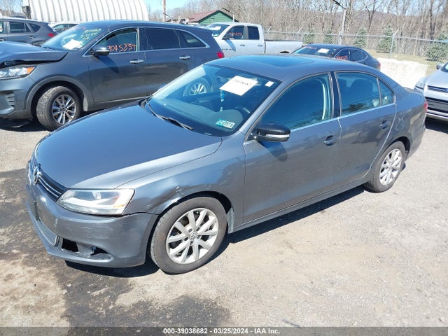 3VWD17AJ2EM439667 Volkswagen Jetta 1.8t Se