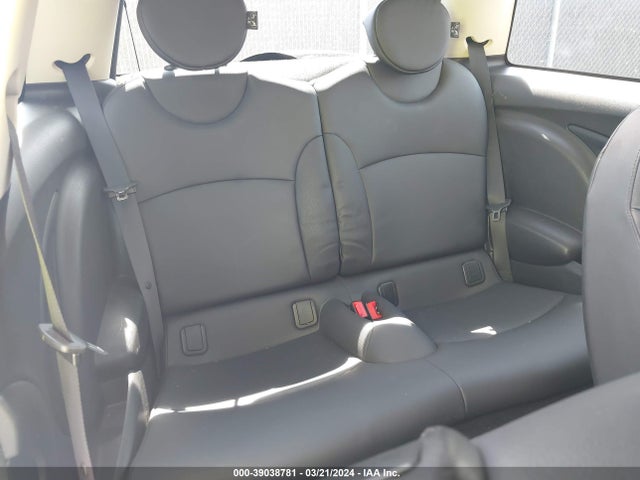 2012 MINI COOPER WMWSU3C59CT369333 Photo 7