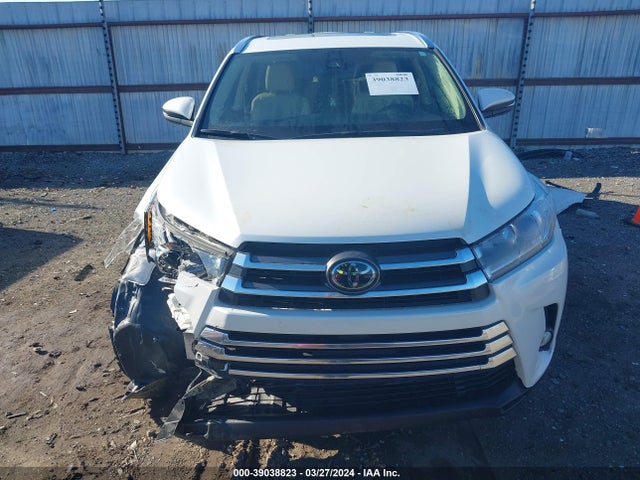 Toyota Highlander Limited 2017 5TDYZRFH1HS192872 Image 13