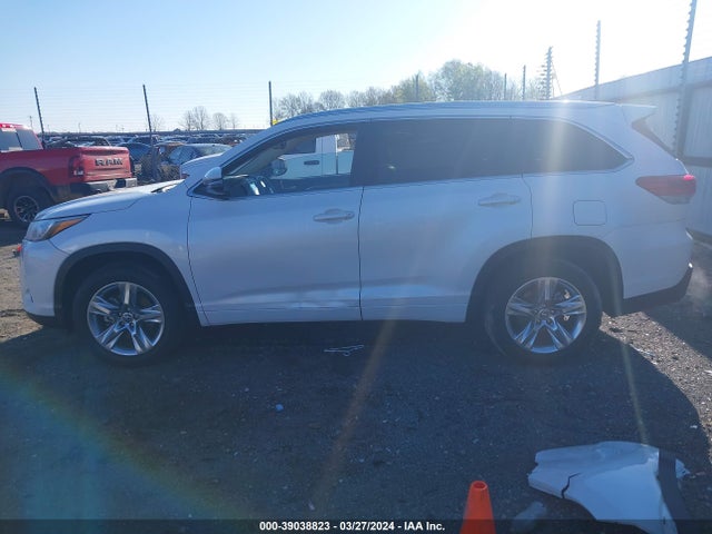 Toyota Highlander Limited 2017 5TDYZRFH1HS192872 Image 15
