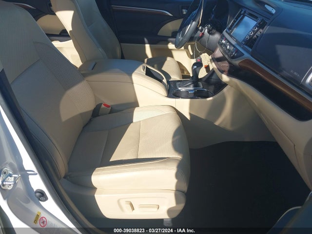 Toyota Highlander Limited 2017 5TDYZRFH1HS192872 Image 5