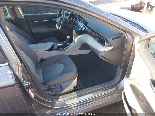 Toyota CAMRY LE 2019 4T1B11HK3KU219978 Image 5