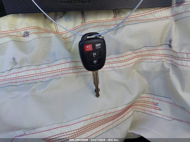 Toyota COROLLA LE 2016 2T1BURHE5GC663890 Image 11