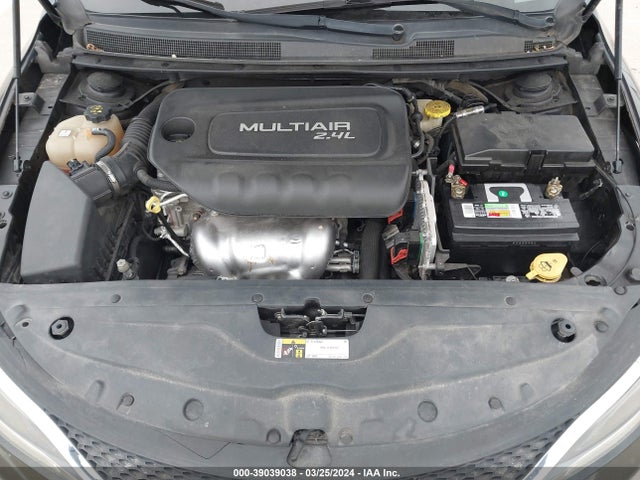 Chrysler 200 Limited 2015 1C3CCCABXFN679667 Image 10