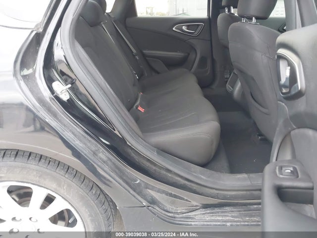 Chrysler 200 Limited 2015 1C3CCCABXFN679667 Image 8