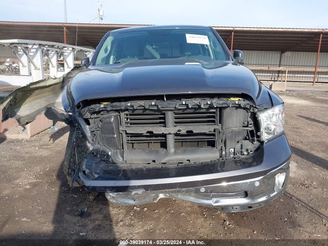 1C6RR7LT7JS329772 RAM 1500 Big Horn  4x4 5'7 Box