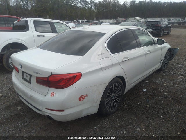 WBAJA9C57JB033075 BMW 530e Iperformance