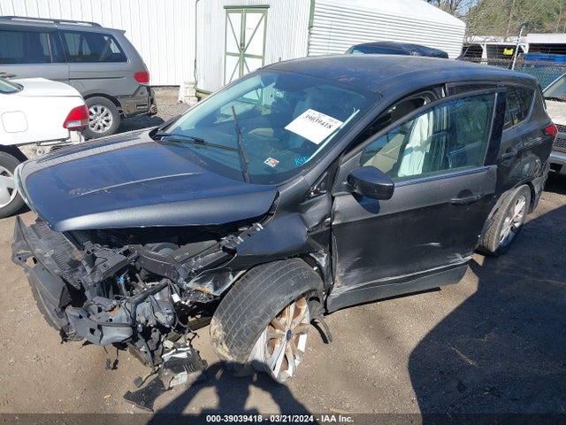 Ford ESCAPE SE 2019 1FMCU0GD2KUB14731 Image 2