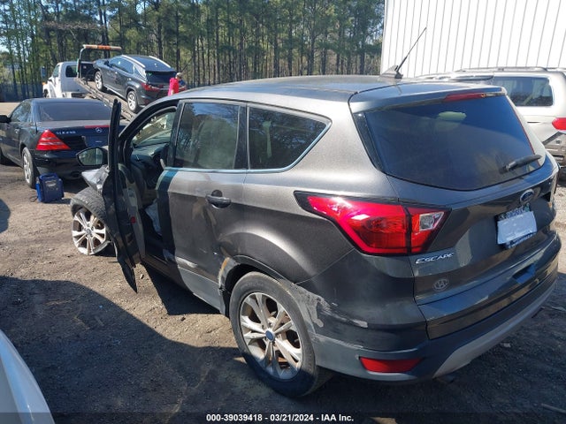 Ford ESCAPE SE 2019 1FMCU0GD2KUB14731 Image 3